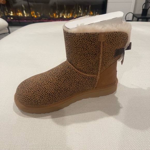 Women’s UGG Brown Furry Boots - Picture 4 of 6